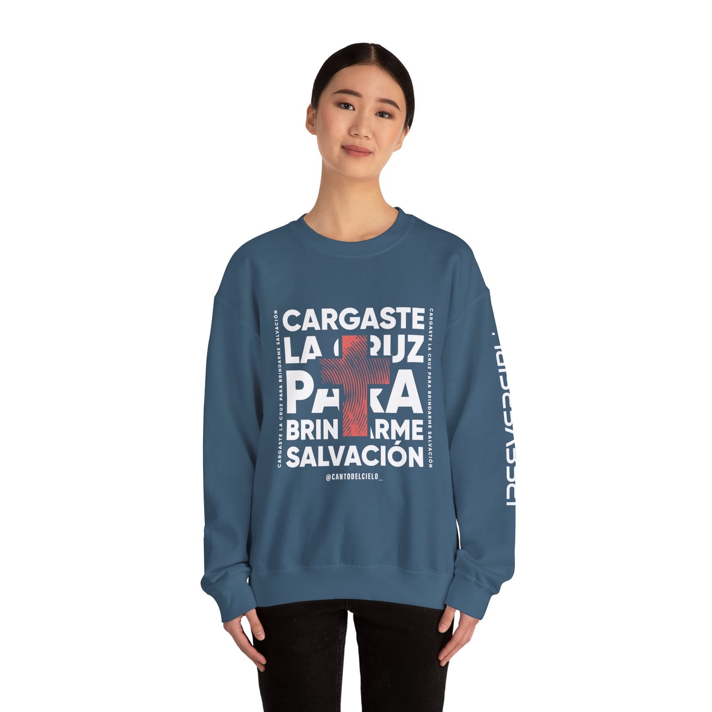 Faith-Inspired Unisex Heavy Blend Crewneck Sweatshirt - "Cargaste la Luz para Brindarme Salvación"